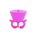 حامل مناكير أظافر يوضع على اليد ملون