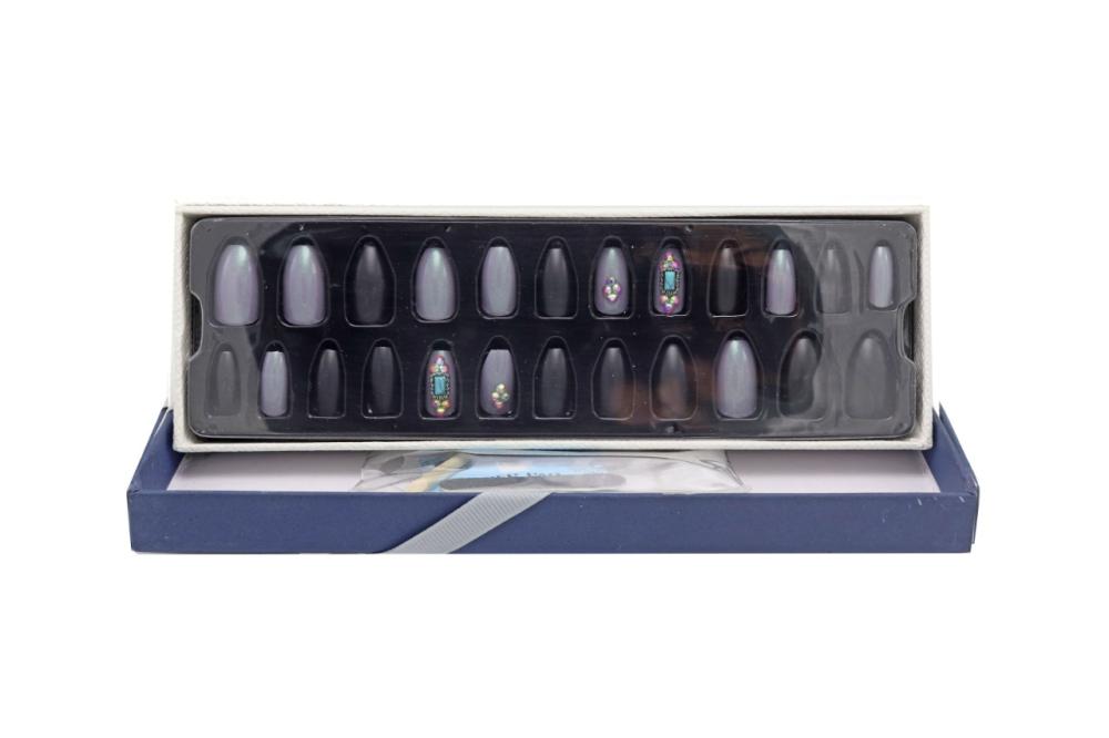 01a762a9-c9a5-41fd-ab70-84545af362b0-1000x666.40625-wpaFYyKQDQZnftnIRusUHt1pCbq4bYDyG6y1vwqq.jpg ستيكي نيلز اظافر لاصقه جذابه متعدده المقاسات وسهله التركيب BK 19-113 حبه 24 - الصورة 1