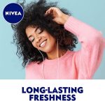 ⁦نيفيا مزيل عرق رول اون باودر تاتش للنساء - 50 مل⁩ - الصورة ⁦2⁩