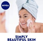 ⁦نيفيا غسول الوجه ناتشرال جلو مع فيتامين سي - 100 مل⁩ - الصورة ⁦3⁩