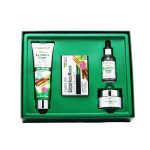 ⁦كيرلاين مجموعة العناية بالبشرة بخلاصة عرق السوس - 5 قطع⁩ - الصورة ⁦2⁩