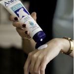 ⁦انيان كريم مرطب لليدين بخلاصة الصبار وفيتامين هـ - 150 مل⁩ - الصورة ⁦3⁩