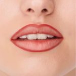 ⁦ريميل لندن قلم تحديد الشفاه لاستينج فينيش 195 صن سيت بينك - 1.2 جم⁩ - الصورة ⁦4⁩