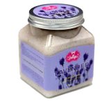 جليز مقشر للجسم بالملح واللافندر