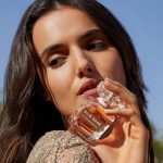 ⁦عطر ايلي صعب لي بارفيوم إيسينشيل - او دى بارفيوم 90 مل⁩ - الصورة ⁦4⁩