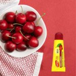 ⁦كارمكس مرطب الشفاه بالكرز المنعش - 3 * 10 جم⁩ - الصورة ⁦2⁩