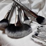 ⁦داروج سيجنتشر فضي رمادي ماكياج فرش طقم 12 قطعة - DG002S⁩ - الصورة ⁦3⁩