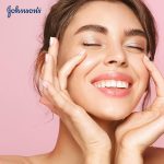 ⁦جونسون منظف جل مائي للبشرة العادية بماء الورد - 150 مل⁩ - الصورة ⁦3⁩