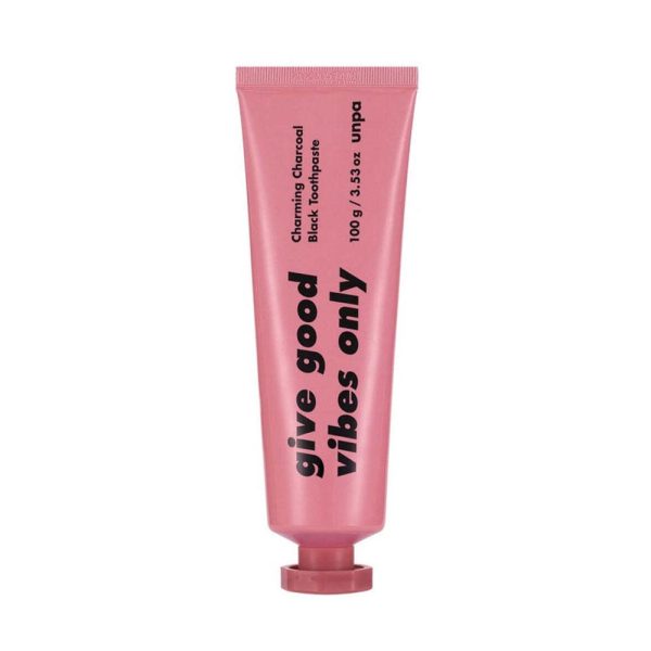 معجون أسنان فحم وردي