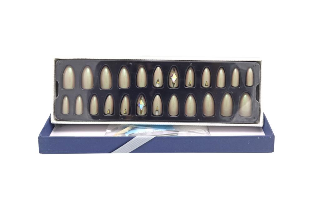 6664e588-7130-4c42-a143-00a5085def0b-1000x666.40625-NbgpZ7WaMhqwbRGqY3sVRKMG9s43j85MdGvR9phz.jpg ستيكي نيلز اظافر لاصقه جذابه متعدده المقاسات وسهله التركيب BK 19-95 حبه 24 - الصورة 1