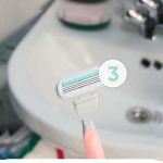 ⁦جيليت فينوس سموث سنستيف ماكينة حلاقة للنساء - 2 شفرة⁩ - الصورة ⁦2⁩