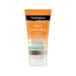 مقشر للوجه للتحكم بالحبوب