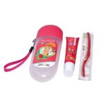 ⁦سواك اف معجون اسنان بنكهة الفراولة مع فرشاة للأطفال - 50 جم⁩ - الصورة ⁦2⁩