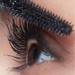 ⁦مايبيلين ماسكارا لاش سينسيشنال سكاي هاي - 01 أسود جدا 7.2 مل⁩ - الصورة ⁦5⁩