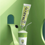 ⁦مارفيس معجون أسنان بشاي ماتشا حجم مناسب للسفر - 25 مل⁩ - الصورة ⁦4⁩