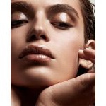 ⁦فنتي بيوتي قلوس ملمع ومكبر شفاه بومب يونيفرسال - 05 هوت شوكليت⁩ - الصورة ⁦5⁩