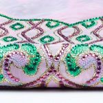 ⁦قماش مخور حرير اندونيسي مشجر مطرز بالكريستال - بنفسجي فاتح⁩ - الصورة ⁦3⁩